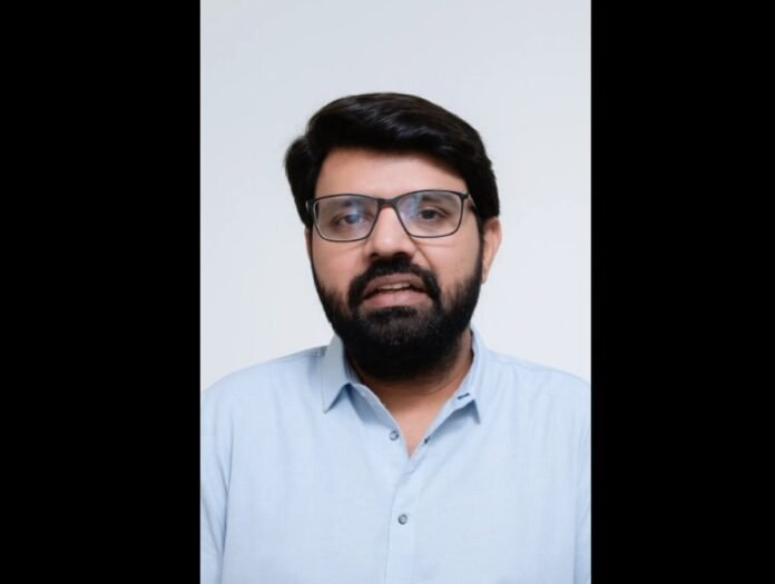 Indian entrepreneur, Sitaram Patel, business success story, inspiring journey, entrepreneurship India, Khandwa, Madhya Pradesh, business empire, mobile business, startup story, perseverance, hard work, mother's sacrifice, rags to riches, small business success, Indian businessman, entrepreneur success story, HDM Sales, Shri Dadaji Mobile,Sitaram Patel, entrepreneurship, success story, business growth, overcoming poverty, inspirational journey, Madhya Pradesh, family business, Khandwa, Shri Dadaji Mobile,